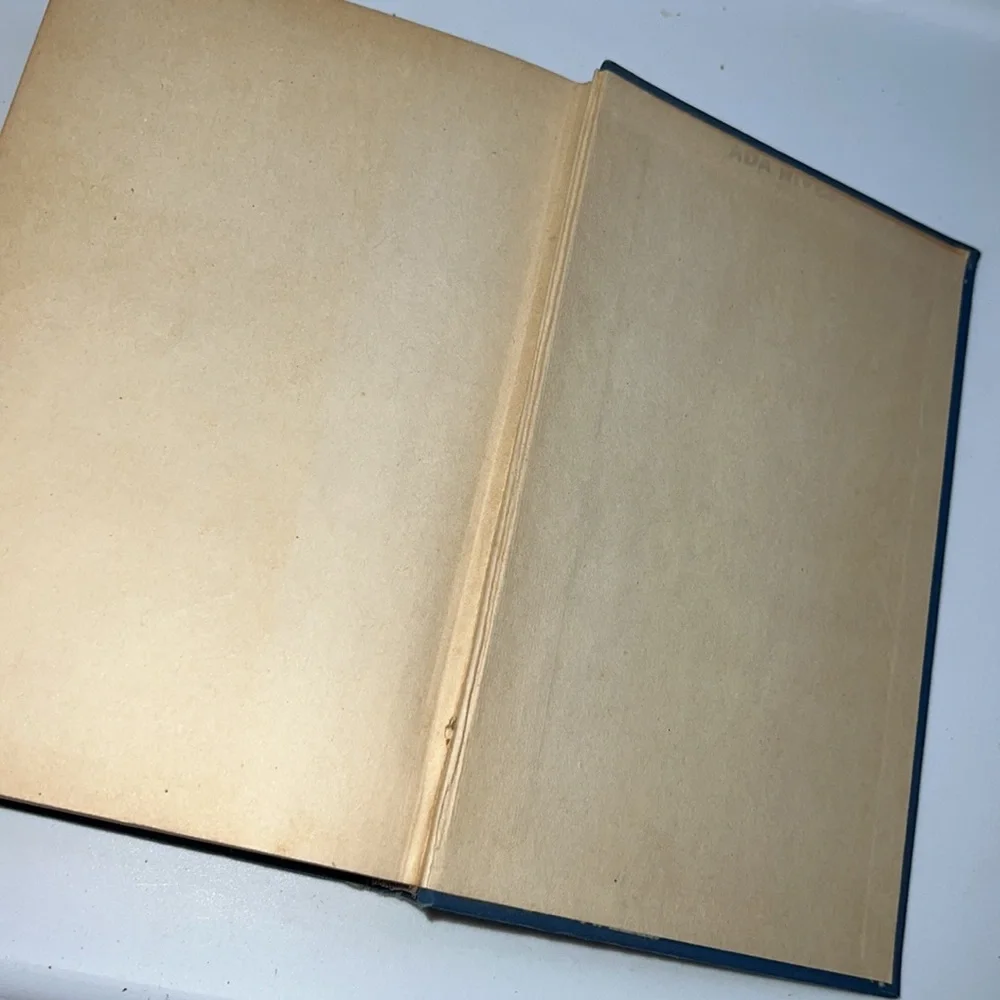 A THOUSAND AND ONE NIGHTS OF OPERA HARDCOVER BOOK 1926 ALMOST 100 YEARS OLD